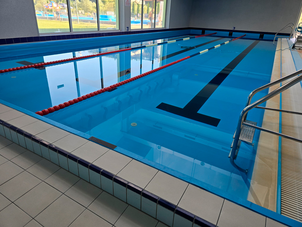 Lekcja pływania dla dzieci i dorosłych