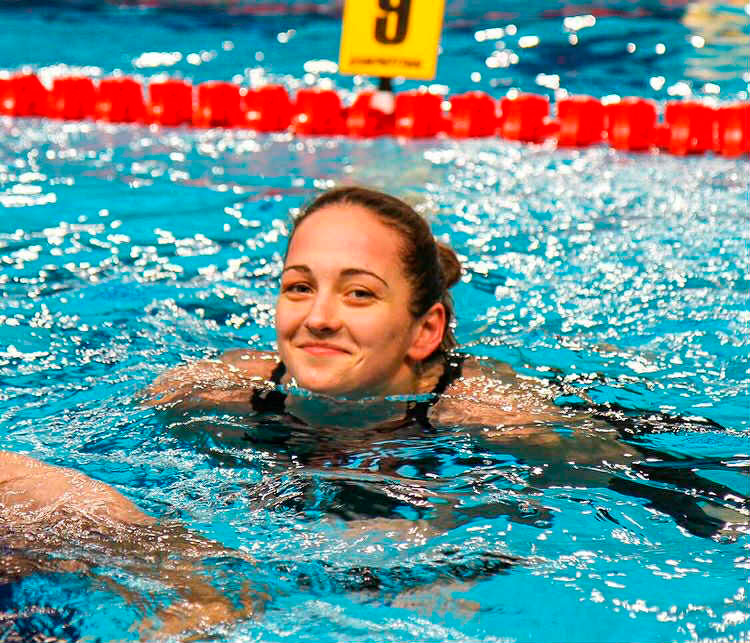 Nauka pływania na basenach w Radwanowie